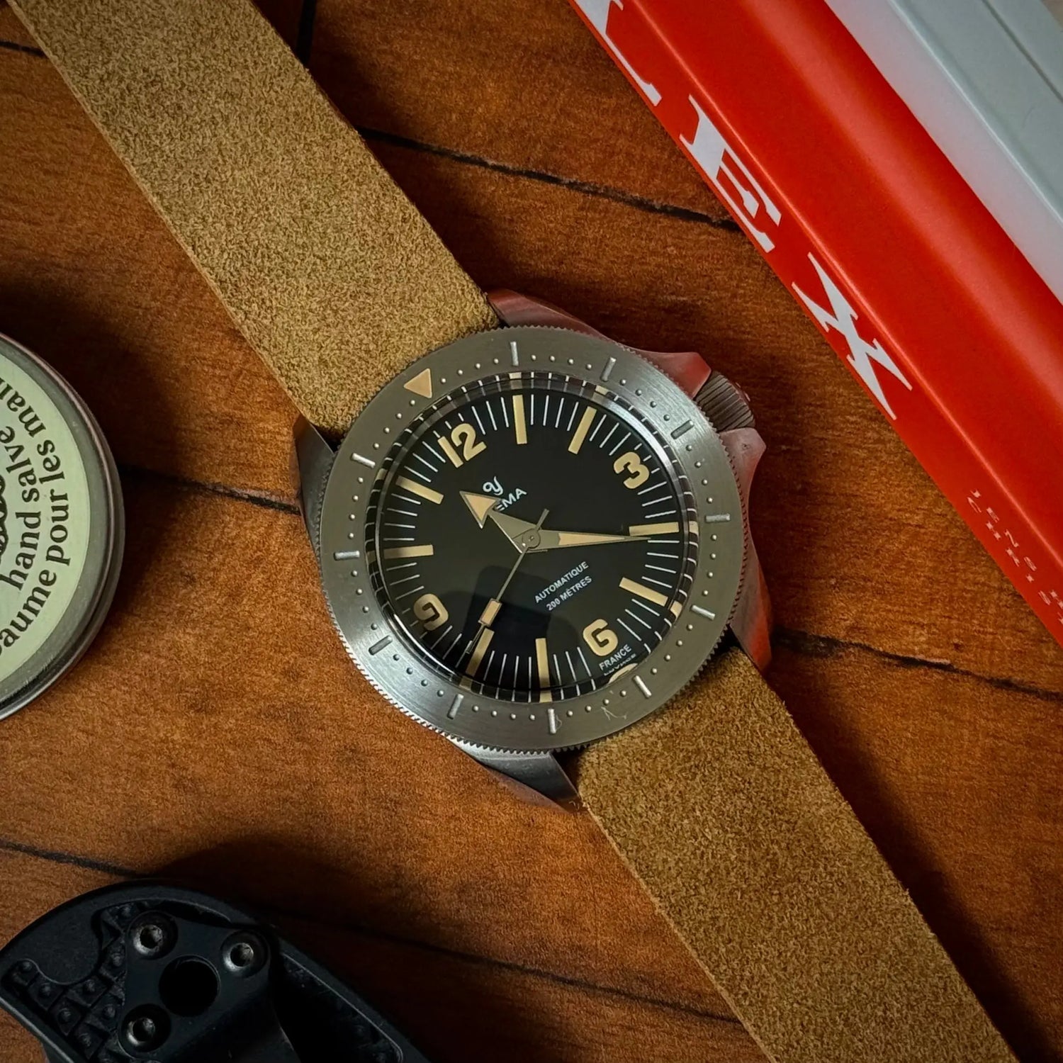 RAINER SUEDE STITCHLESS Dial & Hide